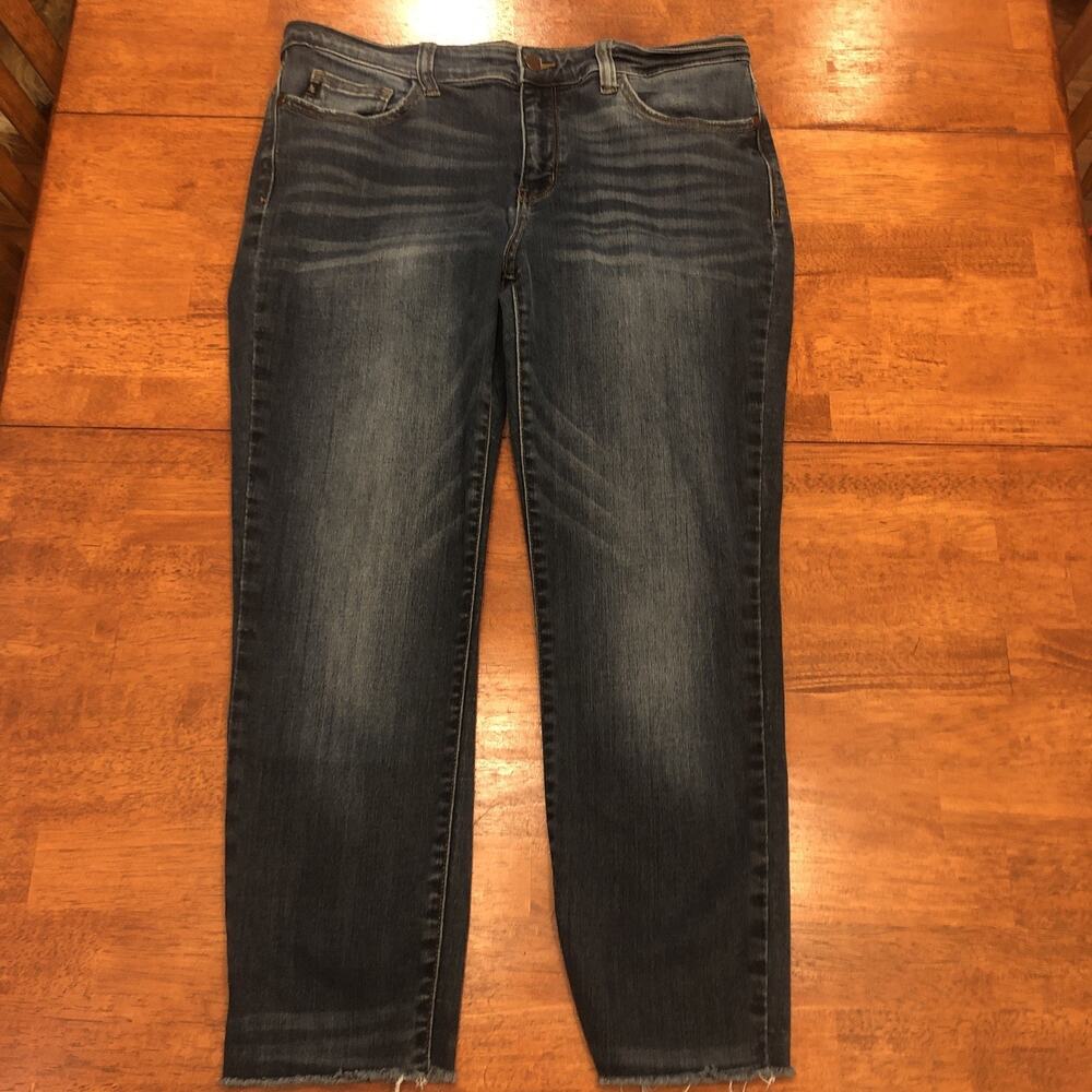 Judy Blue Womens Cropped Relaxed Fit Jeans 15/32 Raw Hem Style#JB82102DK